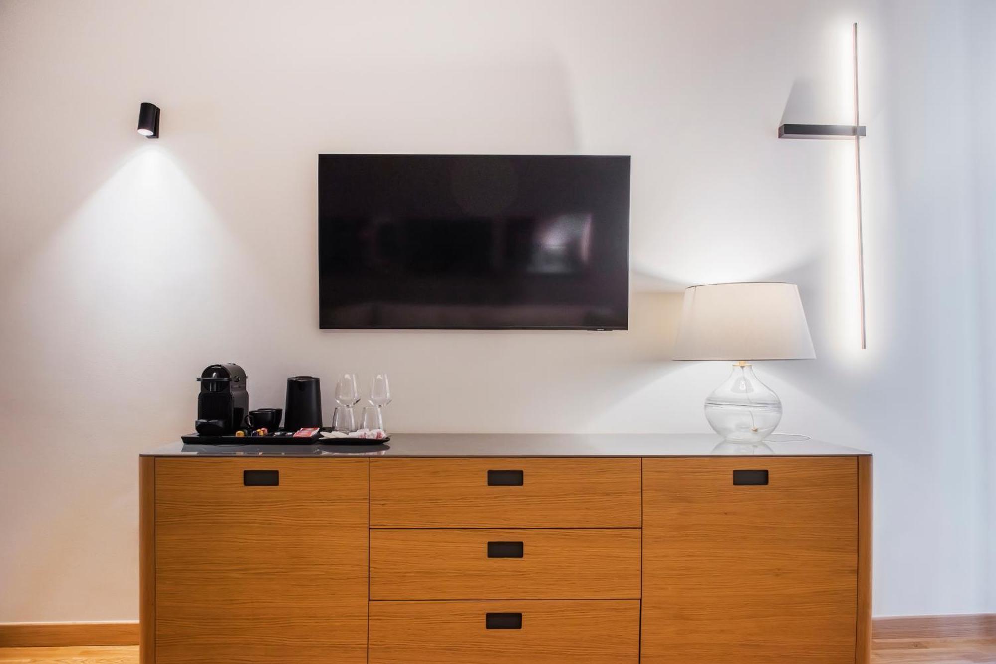 Anaya Suites 에르무폴리 외부 사진